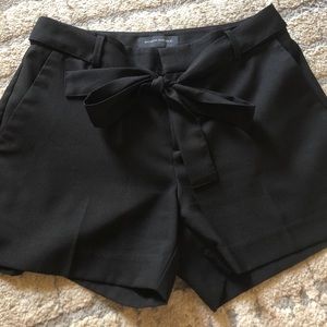 BANANA REPUBLIC FORMAL SHORT